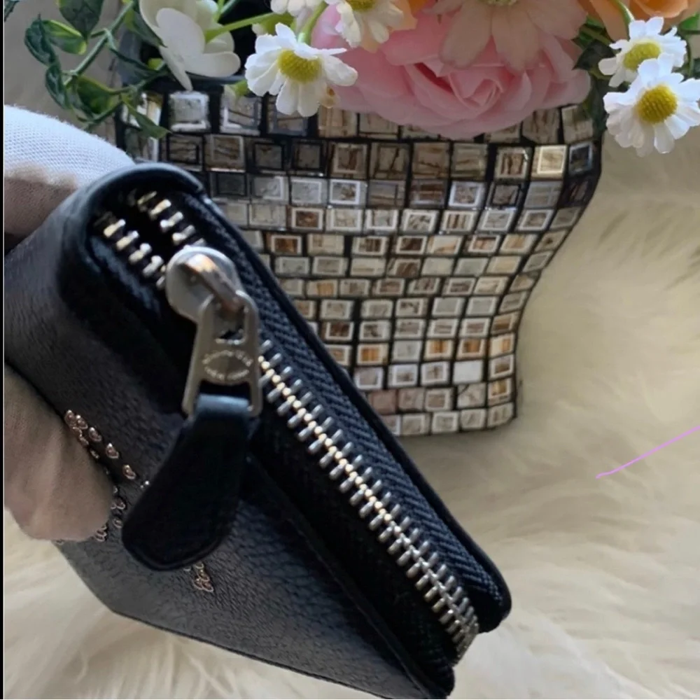 Coach Accordion Zip Black Leather Wallet